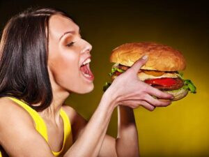 “REFEED DAY” COME USCIRE DA UNA SITUAZIONE DI STALLO DURANTE UNA DIETA IPOCALORICA